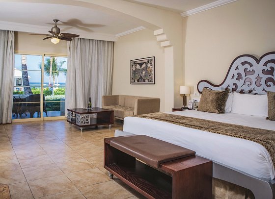Majestic Colonial Punta Cana Resort - Wohnbeispiel Junior Suite Sea View with Jacuzzi (Zimmercodierung JBM)