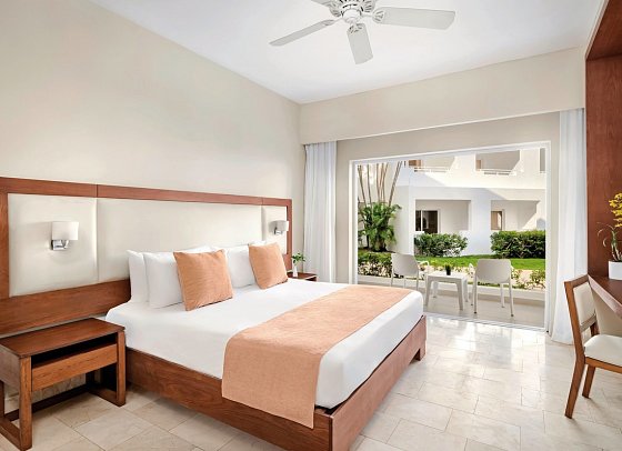 Sunscape Dominicus La Romana - Wohnbeispiel Sun Club Junior Suite Tropical View Adults Only (Zimmercodierungen DLG & JLG)