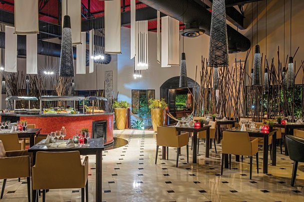 Grand Palladium Palace Resort & Spa