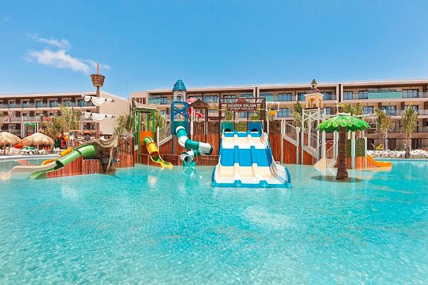 Serenade Caribe Club Family Beach Resort