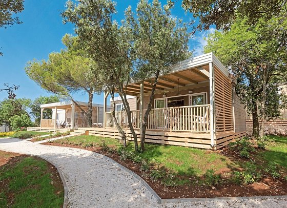 Mobile Homes Vestar - Wohnbeispiel Mobilheim Forest Escape Family (Zimmercodierung CB2)
