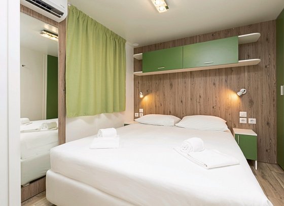 Mobile Homes Vestar - Wohnbeispiel Mobilheim Forest Escape Family (Zimmercodierung CB2)