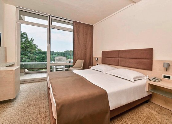 Mediteran Plava Laguna - Wohnbeispiel Doppelzimmer Klassik Parkseite (Zimmercodierung DB1)