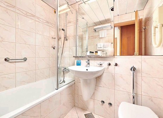 Villa Galijot Plava Laguna - Badbeispiel (Zimmercodierungen DBC & DS1)