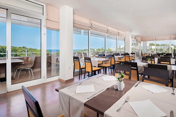 Albatros Plava Laguna