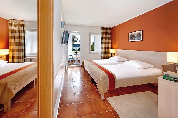 Valamar Tamaris Resort - Wohnbeispiel Zimmer für 4 Meerseite (Zimmercodierung FBC)