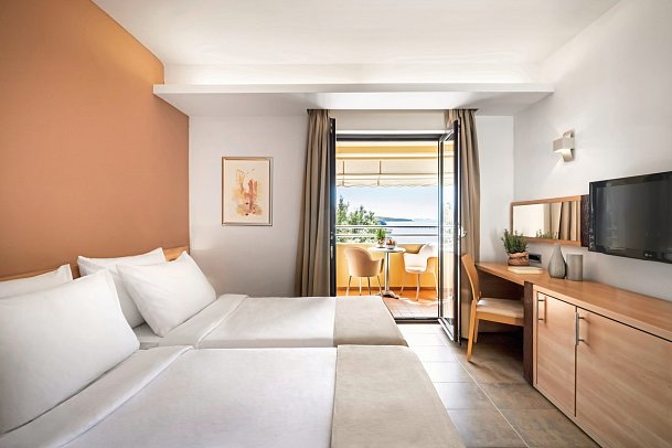 Resort Petalon Hotel - Wohnbeispiel Familienzimmer mit Verbindungstür (Zimmercodierung FV1)