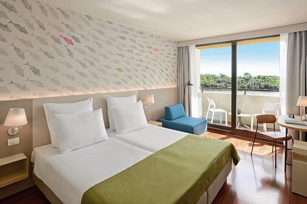 Island Hotel Istra - Wohnbeispiel DZ Superior Meerseite für 3 Pers. (Zimmercodierung TSC)