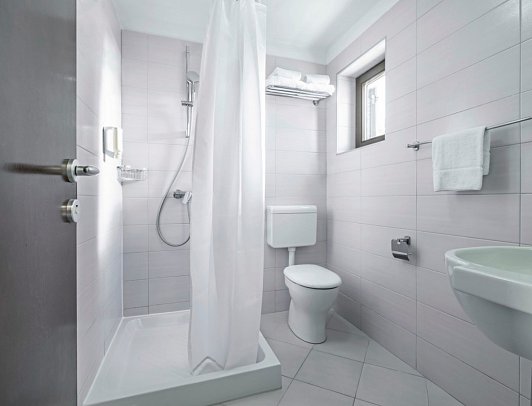 Villas Rubin Resort - Badbeispiel Doppelzimmer (Zimmercodierung DB1)