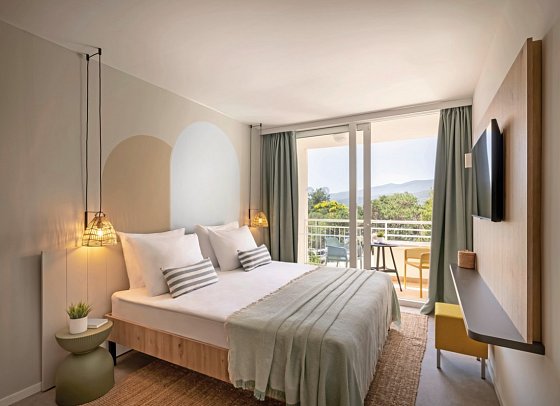 Sunny Rabac by Valamar - Wohnbeispiel Zimmer für 2 Meerseite (Zimmercodierung DBC)