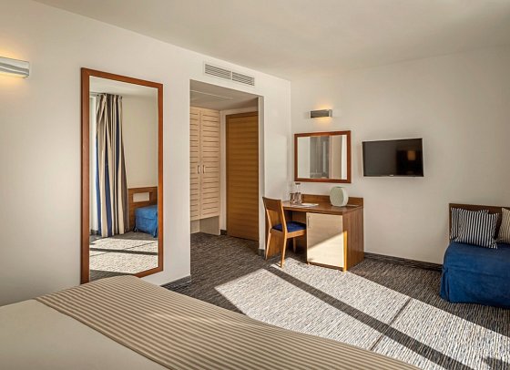Valamar Sanfior Hotel & Casa - Wohnbeispiel Zimmer für 2 Meerseite Casa Sanfior (Zimmercodierung DSV)