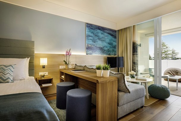 Girandella Resort Valamar Collection Maro Suites - Wohnbeispiel Meerseite-Familiensuite Terrasse