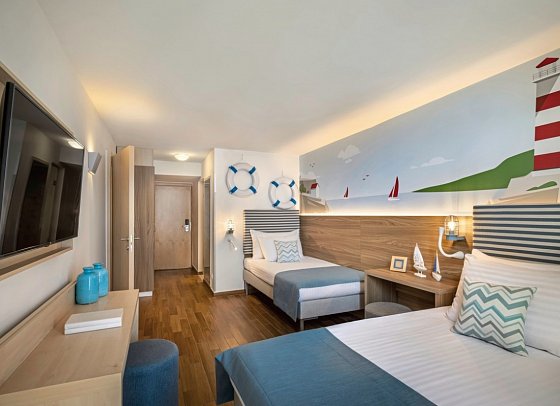 Valamar Bellevue Resort - Wohnbeispiel Zimmer Superior für 2 plus 2 Meerseite (Zimmercodierung FSC)