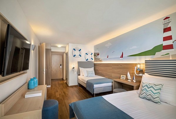 Valamar Bellevue Resort - Wohnbeispiel Zimmer Superior für 2 plus 2 Meerseite (Zimmercodierung FSC)