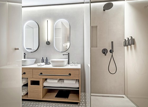 Pical Suites Valamar Collection - Beispiel Bad V Level Suite für 2 plus 1 Meerblick (Zimmercodierung W1M)