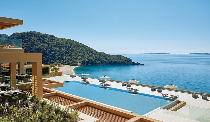 Elix, Mar-Bella Collection