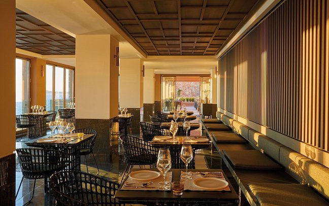 Elix, Mar-Bella Collection