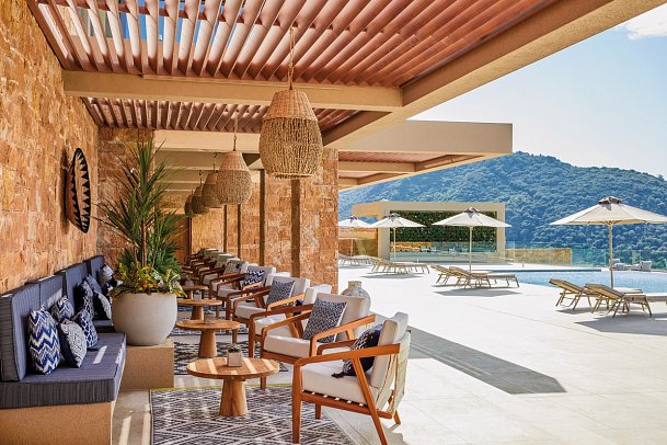 Elix, Mar-Bella Collection