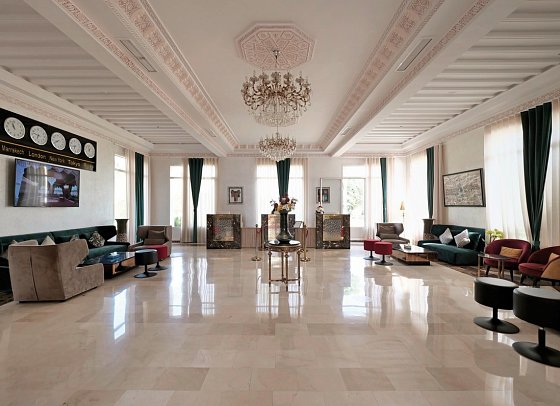 El Olivar Palace