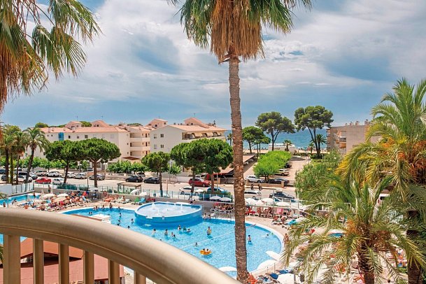 Best Cambrils - Balkonbeispiel Doppelzimmer Poolblick (Zimmercodierung D1P)
