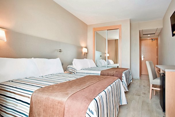 Best Cambrils - Wohnbeispiel Doppelzimmer Poolblick (Zimmercodierung D1P)