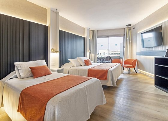 Golden Port Salou & Spa - Wohnbeispiel Doppelzimmer Premium oberste Etage (Zimmercodierung UM3)