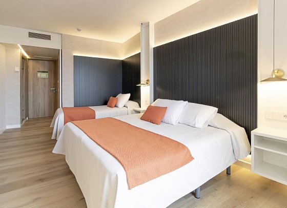Golden Port Salou & Spa - Wohnbeispiel Doppelzimmer Premium oberste Etage (Zimmercodierung UM3)