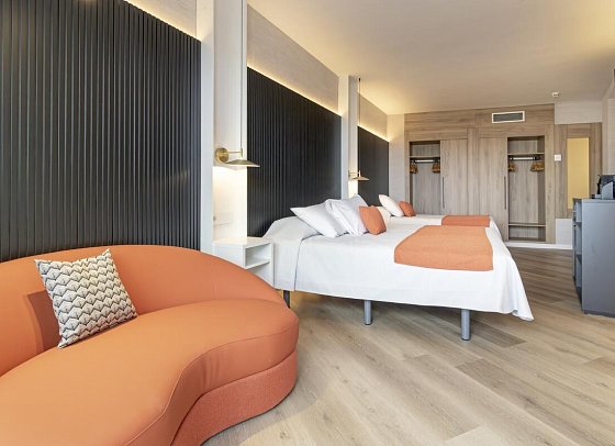 Golden Port Salou & Spa - Wohnbeispiel Doppelzimmer Premium oberste Etage (Zimmercodierung UM3)