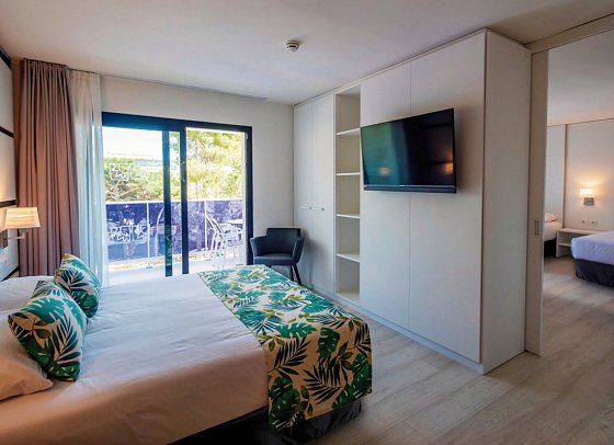 Golden Port Salou & Spa - Wohnbeispiel Familienzimmer (Zimmercodierungen FB1 & F1P)