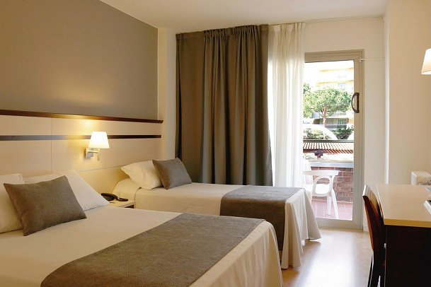 Golden Port Salou & Spa - Wohnbeispiel Doppelzimmer Poolblick (Zimmercodierung DBP)