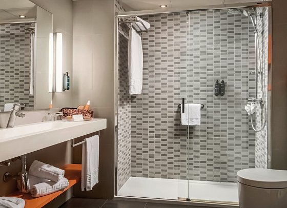 Estival Centurión - Badbeispiel Doppelzimmer Standard (Zimmercodierung DG1)