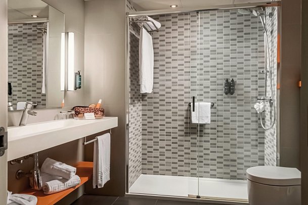 Estival Centurión - Badbeispiel Doppelzimmer Standard (Zimmercodierung DG1)