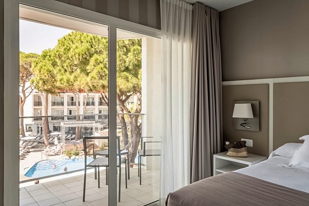 Estival Centurión - Wohnbeispiel Doppelzimmer Poolblick oder Meerblick (Zimmercodierung DBP)