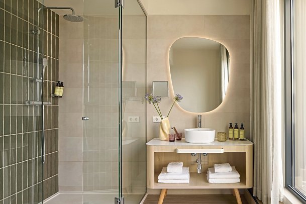 ME Sitges Terramar - Badbeispiel Doppelzimmer Always ME Gartenblick (Zimmercodierung D1G)