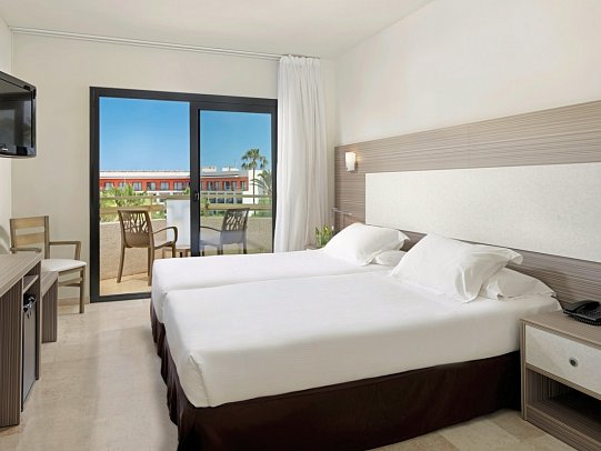 H10 Cambrils Playa - Wohnbeispiel Doppelzimmer Poolblick (Zimmercodierung D1P)
