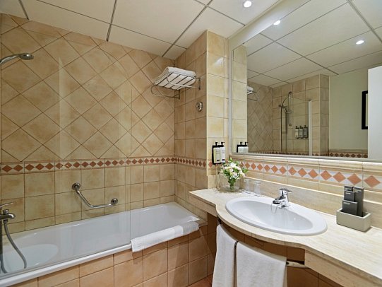 H10 Salou Princess - Badbeispiel Doppelzimmer (Zimmercodierungen DB1 & D1P)