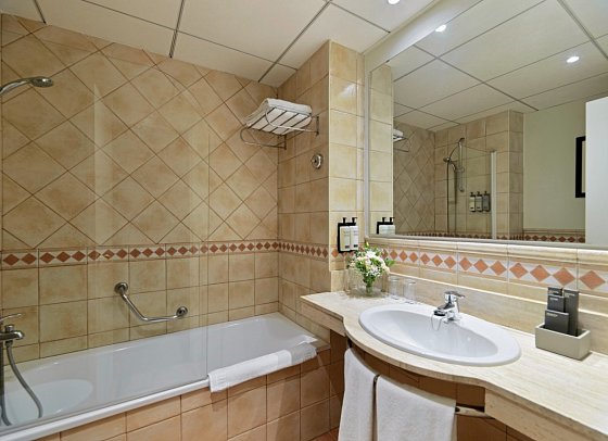 H10 Salou Princess - Badbeispiel Doppelzimmer (Zimmercodierungen DB1 & D1P)