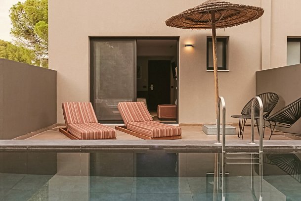 Cook's Club Ialysos Rhodes - Wohnbeispiel Suite Swim up Gemeinschaftspool (Zimmercodierung W1Q)