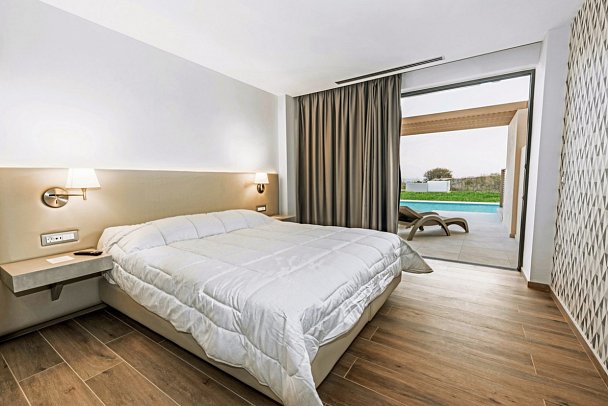 Kresten Palace Hotel - Wohnbeispiel Deluxe Swim Up (Zimmercodierung DDQ)