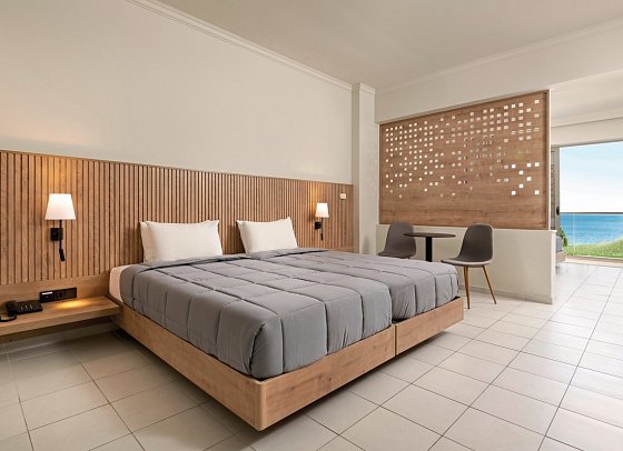 Kresten Palace Hotel - Wohnbeispiel Familienzimmer Meerblick (Zimmercodierung FBM)