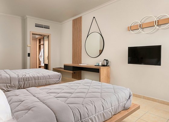 Kresten Palace Hotel - Wohnbeispiel Doppelzimmer Gartenblick (Zimmercodierung DBG)