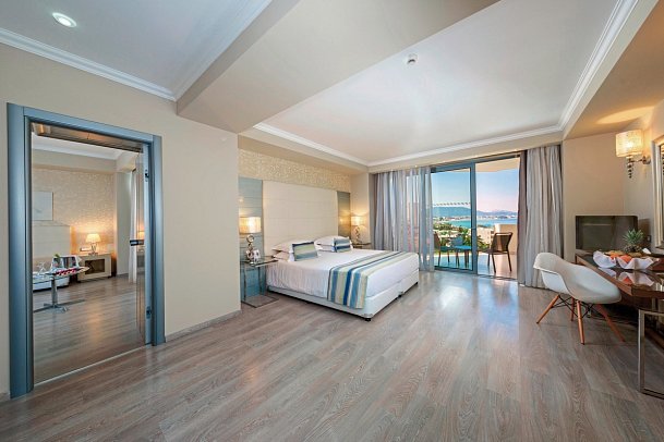 Atrium Platinum - Wohnbeispiel Suite Superior seitl. Meerblick (Zimmercodierung WSN)