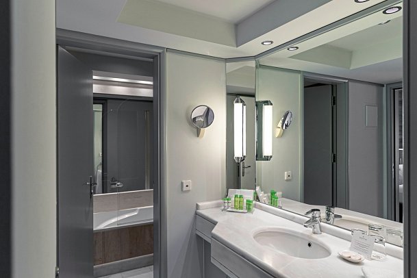 Rodos Park - Badbeispiel Suite Executive (Zimmercodierung WT1)