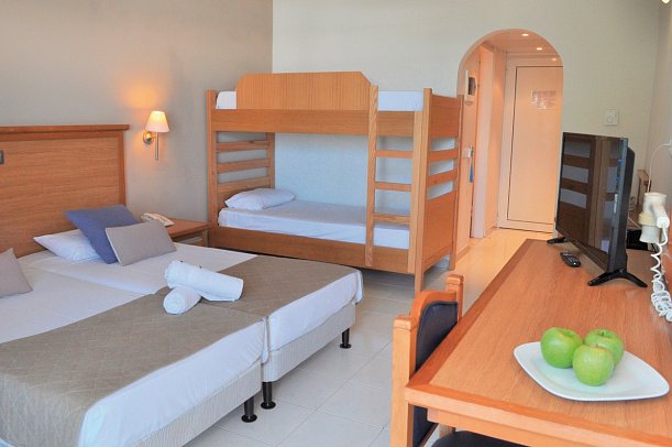 Cyprotel Faliraki - Wohnbeispiel Familienzimmer Etagenbett (Zimmercodierung FB1)