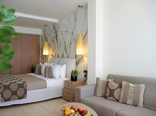 The Ixian Grand & All Suites - Wohnbeispiel Doppelzimmer Deluxe Gartenblick (Zimmercodierung DDG)