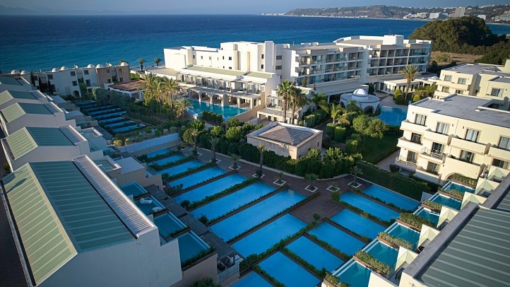 The Ixian Grand & All Suites