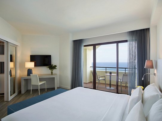 Amus Hotel & Spa - Wohnbeispiel Juniorsuite Meerblick (Zimmercodierung JBM)