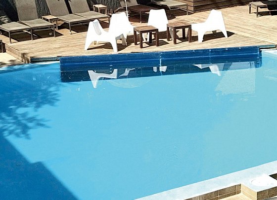 Amphitryon City Hotel