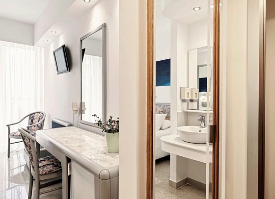 Esperia City Hotel - Badbeispiel Double Club Room (Zimmercodierung DB2)