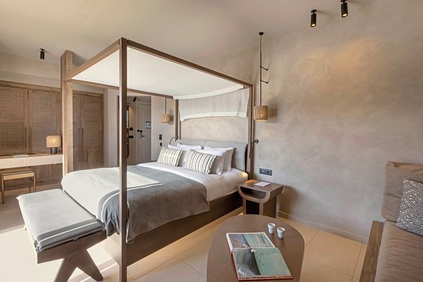 Aulus Lindos Rhodes, Curio Collection by Hilton - Wohnbeispiel Tropical Bungalow Open Plan Suite mit Whirlpool (Zimmercodierung B2G)